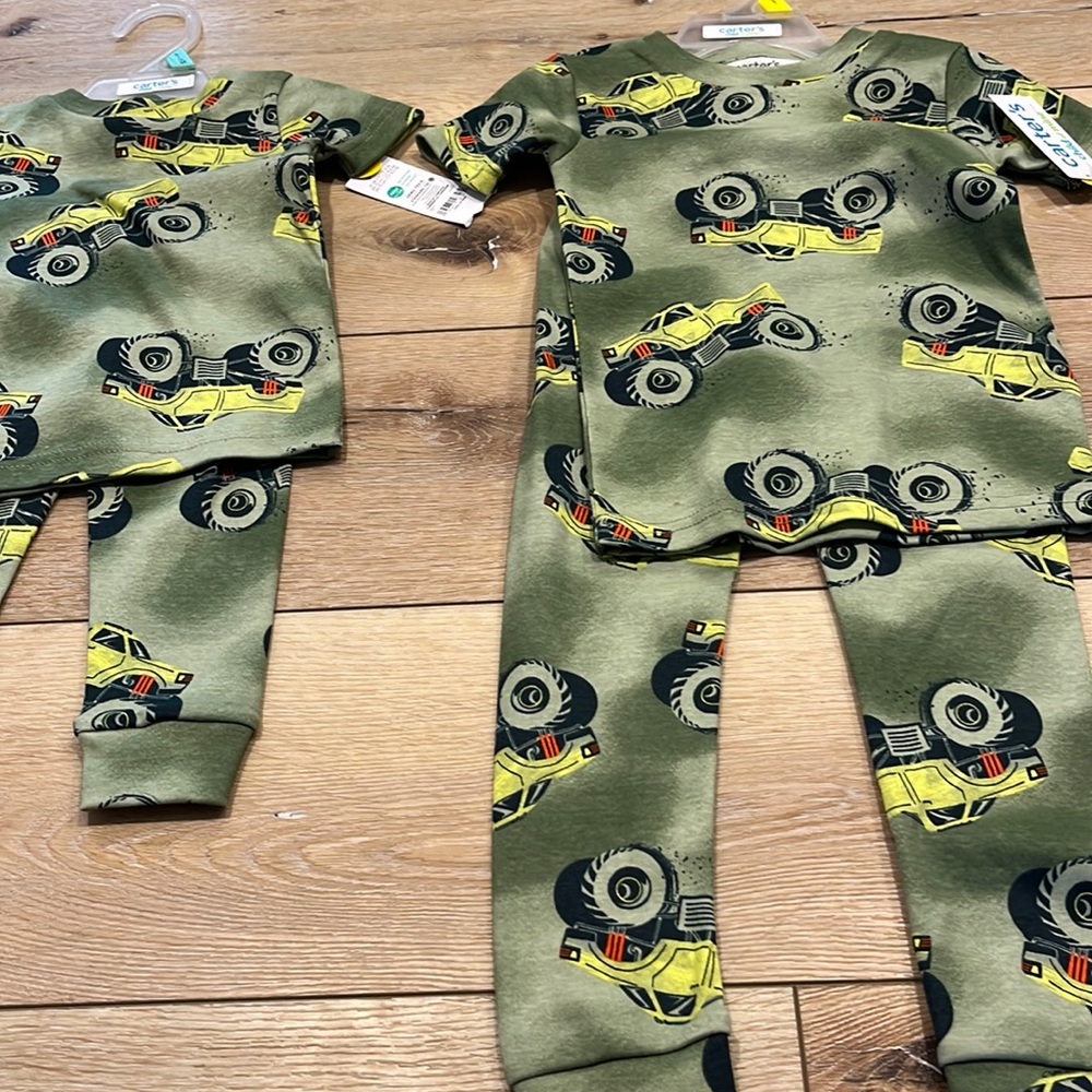 Pyjamas - Picture 2 of 2